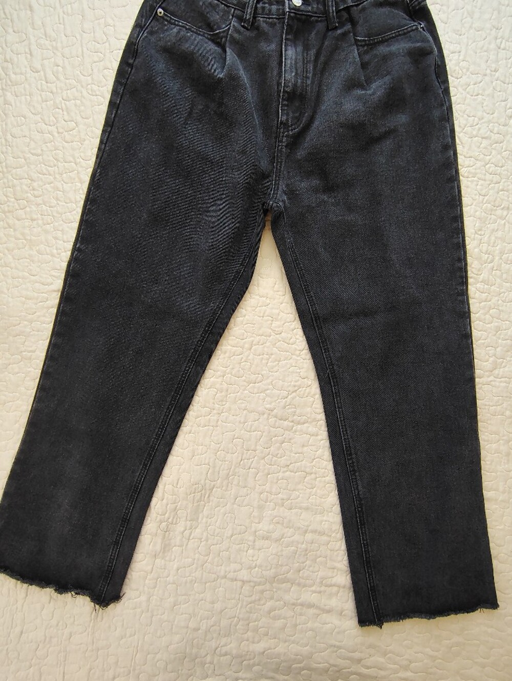 PRETTYLITTLETHING Black Raw Hem Straight Leg Jeans